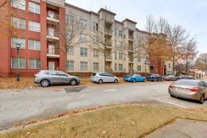 Prime ATL Spot! Updated Condo Steps to MARTA