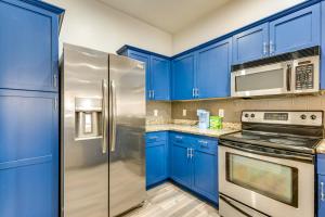 Prime ATL Spot! Updated Condo Steps to MARTA