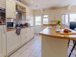 3 Bed in Cellan 86506