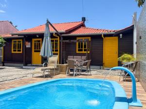 CASA FOCA 271 - casa aconchegante com piscina, churrasqueira, mesa de sinuca e pebolim