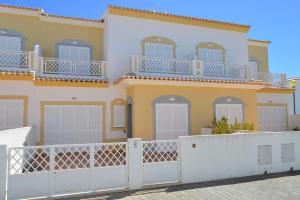 Moradia em Condomínio Privado perto praia