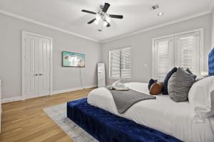 Upscale Houston Home - Walk to Dining & Shops