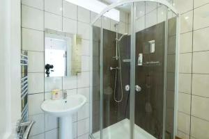 Cosy London Apartment near River Thames