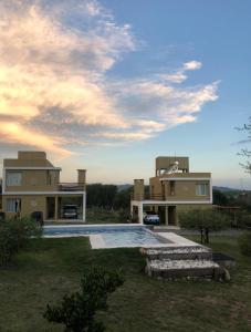 Cuatro Elementos Housing