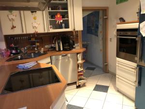 Doppelzimmer erste Etage Richtung Garten in Privathaus mit Terasse und Kinderzimmer