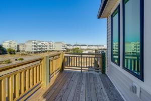 Walk to Surf City Beach! Group Getaway with Elevator