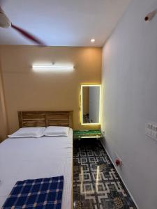 GYANi 1
