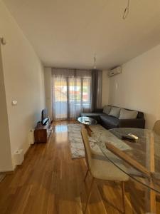Riverside Park Apartment near City Center