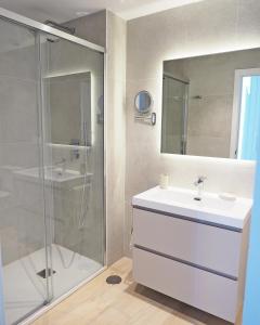 Penthouse duplex with jacuzzi, 5 min to beach