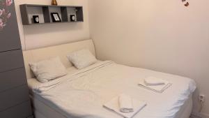 Elegant Escape apartment IV - free parking, easy access to City Center
