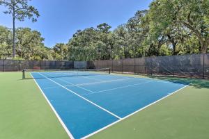 Golf, Shop and Relax Beachside! Hilton Head Getaway