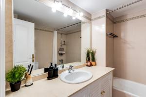 Sea View Apartment in Mijas Calahonda- 2 Communal Pools and Family-Friendly