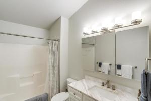 Aurora Ridge Retreat 2BR Near UAF
