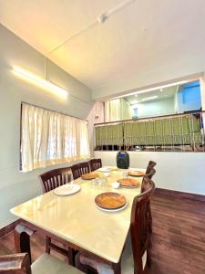 Nature View Old Stable Villa - The Dream Stays ll Infinity Big Pvt Pool ll Wi-Fi ll 3BHK