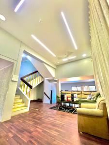 Nature View Old Stable Villa - The Dream Stays ll Infinity Big Pvt Pool ll Wi-Fi ll 3BHK