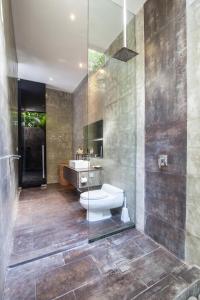 Modern 4BD Villa with Pool