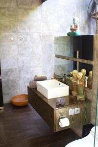 Modern 4BD Villa with Pool