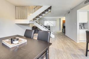 Pet-Friendly Unit, 1 Mi to Old Town Scottsdale!