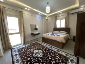 Golden Pyramids Stay