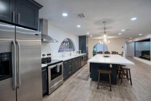 Mountain Vista - 5BR Home with Mountain Views