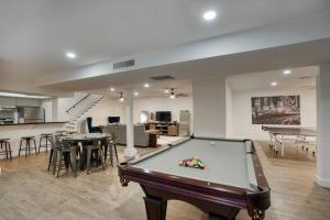 Mountain Vista - 5BR Home with Mountain Views