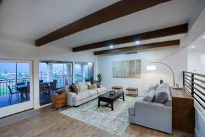 Mountain Vista - 5BR Home with Mountain Views