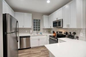 Modern 3-BR Condo in North Scottsdale
