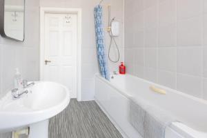 Charming 2-Bed Apt in M16