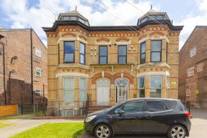 Charming 2-Bed Apt in M16