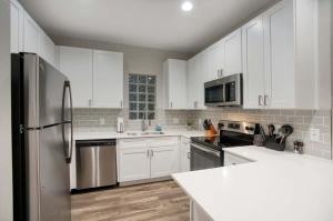 Modern 3-BR Condo near Kierland