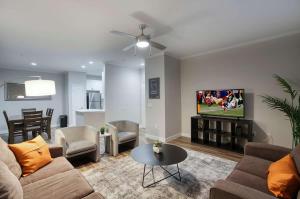 Modern 3-BR Condo near Kierland