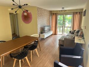 2 Quartos - Zona Sul - Amplo - Custo Benefício