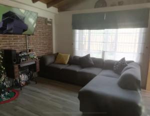 casa familiar vista a la cordillera con estacionamiento