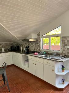 Quiet Cozy Apt MQ2 & Near Beach & Mountain View