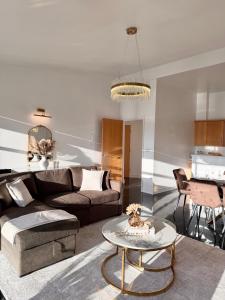 Lux 2-Bed City Centre Apartment Sleeps 6 Free Parking Balcony Near Leeds Station & Millennium Square view