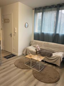 Charming studio with sleeping area near Paris et Disneyland