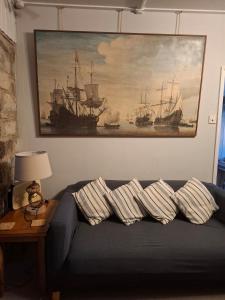 Arvonia sleeps 7, sea views, dog friendly