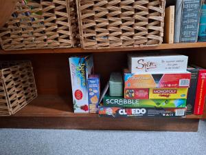 Arvonia sleeps 7, sea views, dog friendly