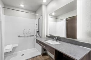 Sonesta Simply Suites Avondale