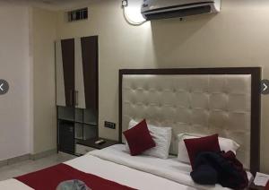 Townhouse Oak Hotel Arnavya Dehradun