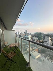 Brightly Lit Suite Centrally Located |UofT|Ryerson