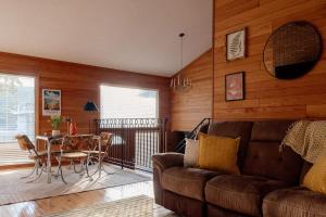 Best Location 5 Bed 4 Bath In Law Suite