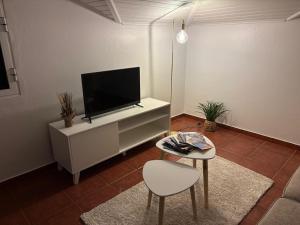 Quiet Cozy Apt MQ2 & Near Beach & Mountain View