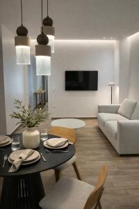 NEW Apartment in Plaka by Libertys Canvas