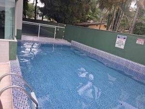 Apartamento na praia da Enseada, Aceita pets