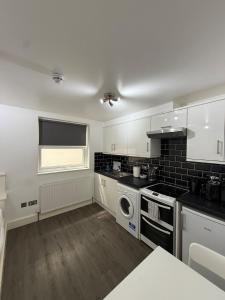 Studio Flat by Belsize Park