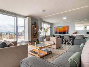 Lagoon Shoreline 2 Bedroom Apartment