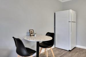 Simple 1BD with 2 Twins near Duke & Downtown