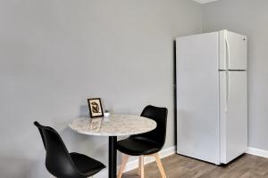 Simple 1BD with 2 Twins near Duke & Downtown