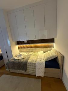 SkyLux Balkan Square